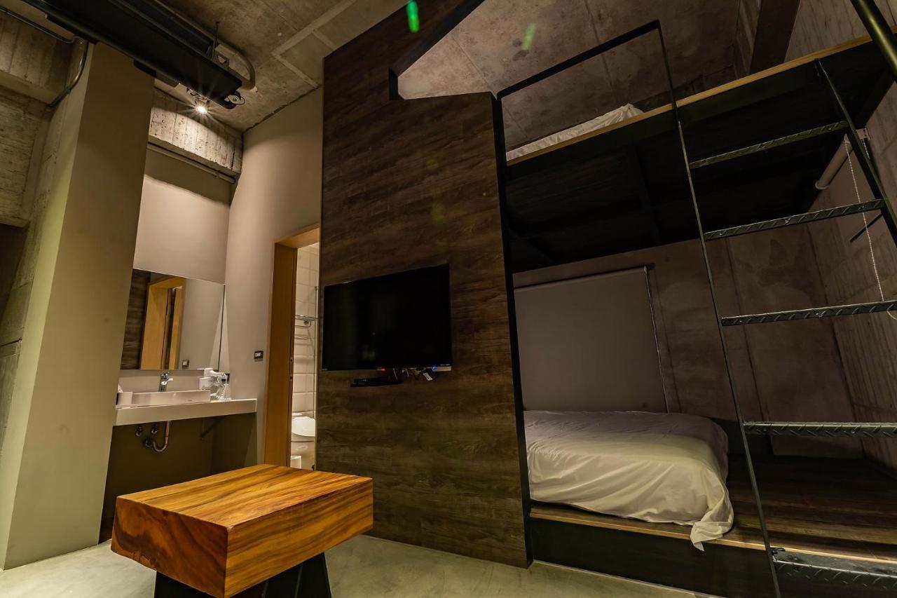 Sleeping Inn Hualien Extérieur photo