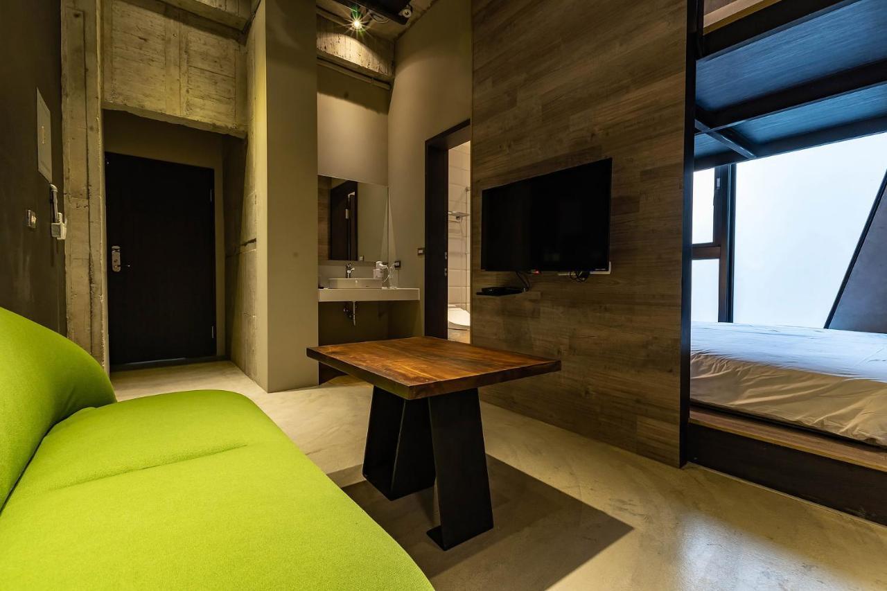 Sleeping Inn Hualien Extérieur photo